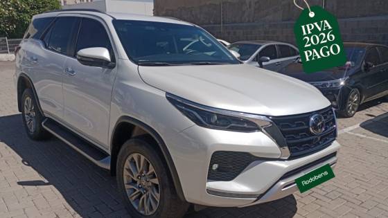 TOYOTA HILUX SW4 2.8 D-4D TURBO DIESEL SRX 7L 4X4 AUTOMÁTICO